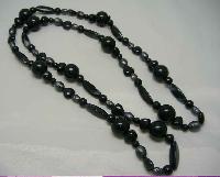 £12.00 - 1950s Long Black & Grey Marble Lucite Bead Necklace WOW