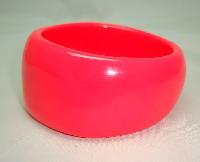 £16.00 - Fabulous Funky Chunky Wide Sunset Hot Coral Lucite Plastic Cuff Bangle
